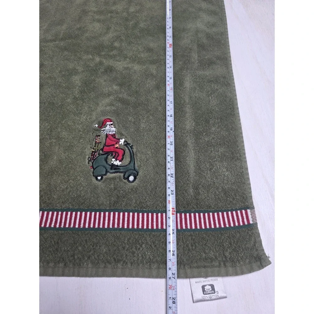 Ritz VNT 100% Cotton 2 Green Christmas Hand Towels Santa On Scooter 16x27